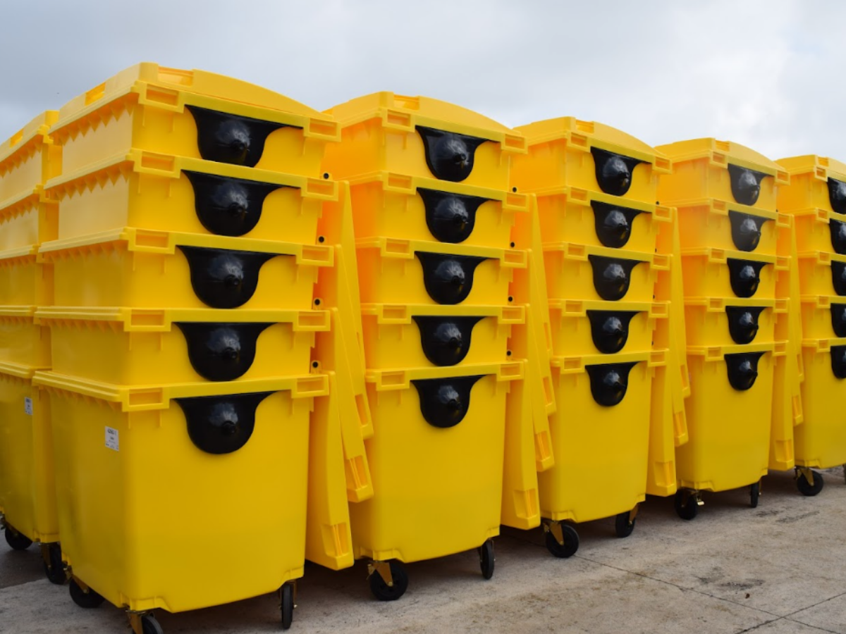 Image of Nolan Recycling 1100l Commercial Wheelie Bins on the yard showing size